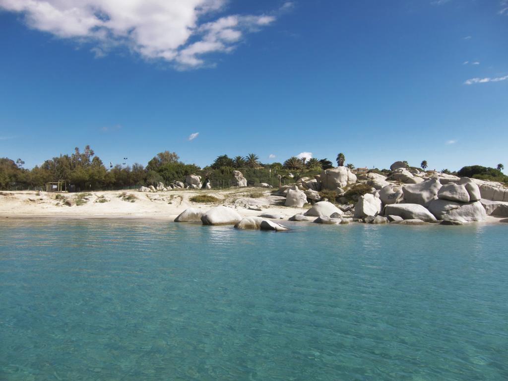 Villaggio Camping Spiaggia Del Riso วิลลัสซีมีอุส ภายนอก รูปภาพ