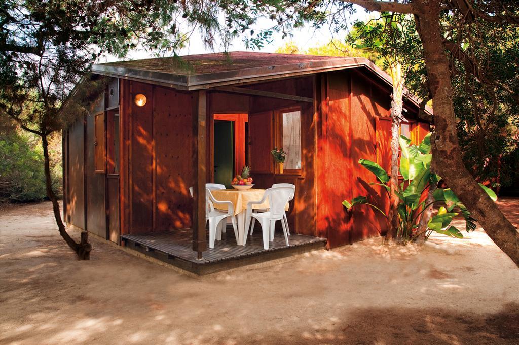 Villaggio Camping Spiaggia Del Riso วิลลัสซีมีอุส ห้อง รูปภาพ